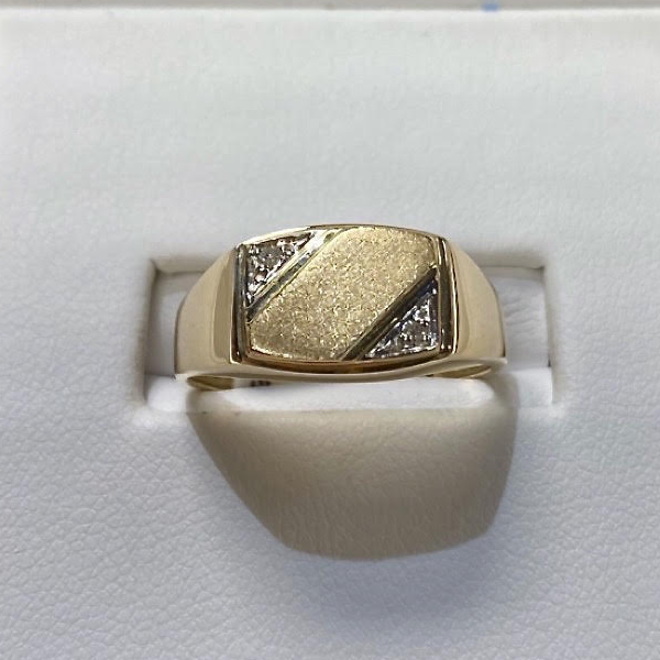 Yellow Gold 10kt. Diamond Signet Ring