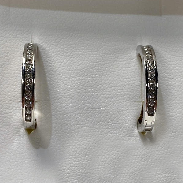 Silver Cubic Huggies