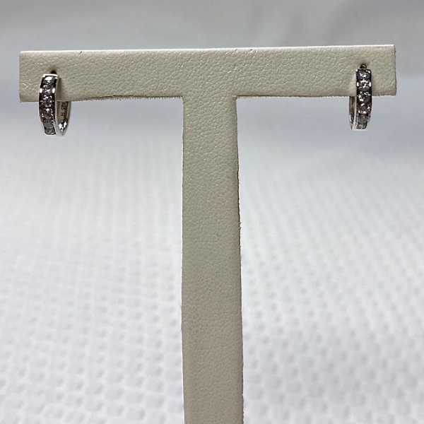 Silver Cubic Huggies