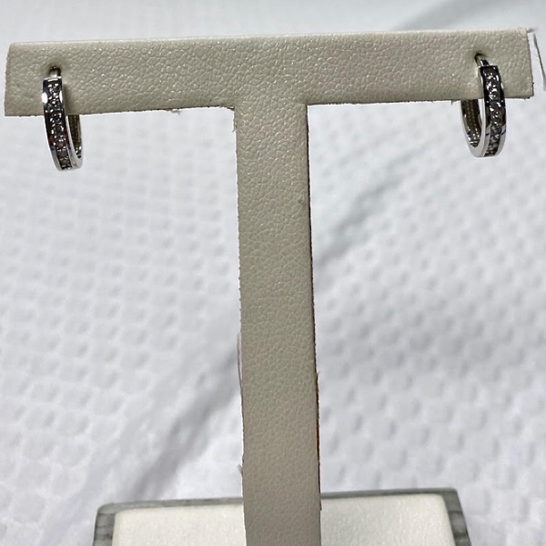 Silver Cubic Huggies