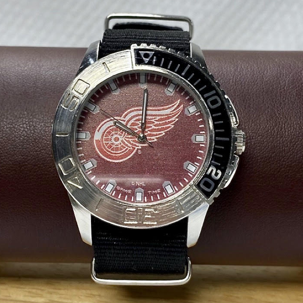 Detroit Red Wings - Men's Hockey Watch