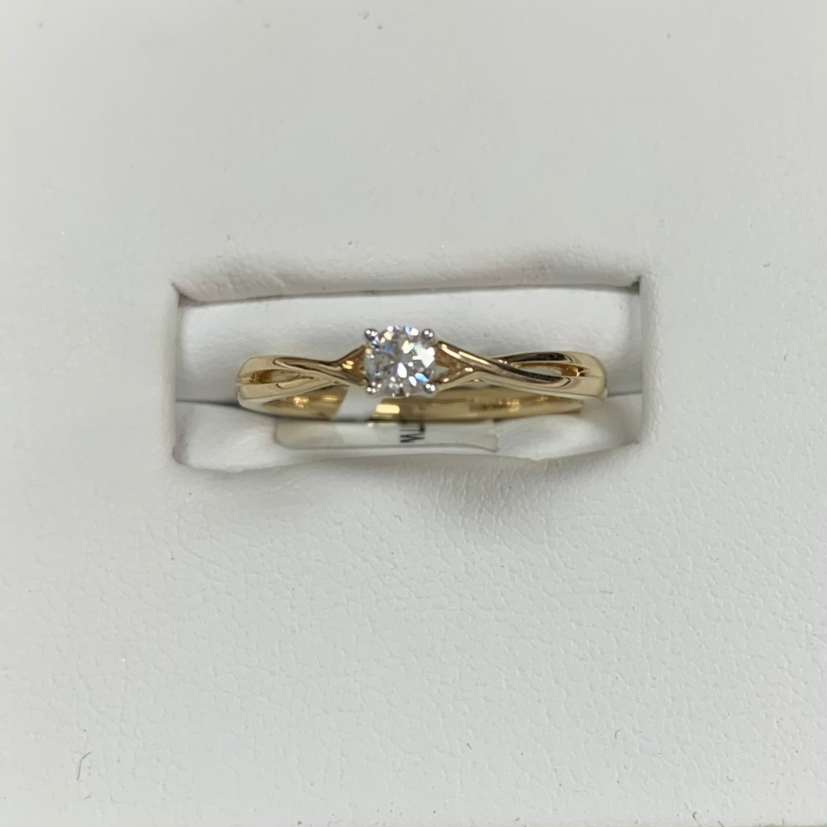 14kt Yellow Gold .15cttw Diamond Ring