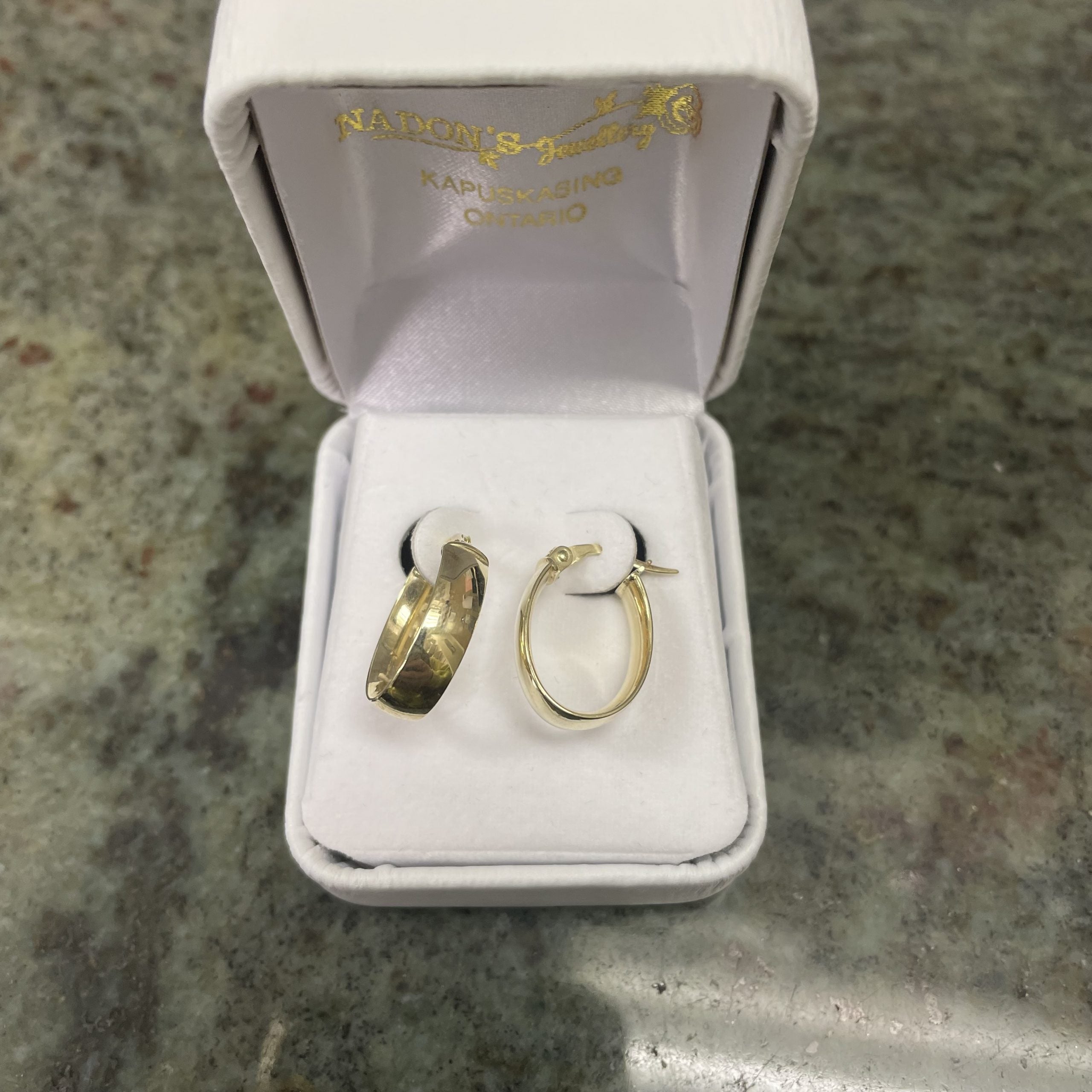 10kt yellow gold oval hoops