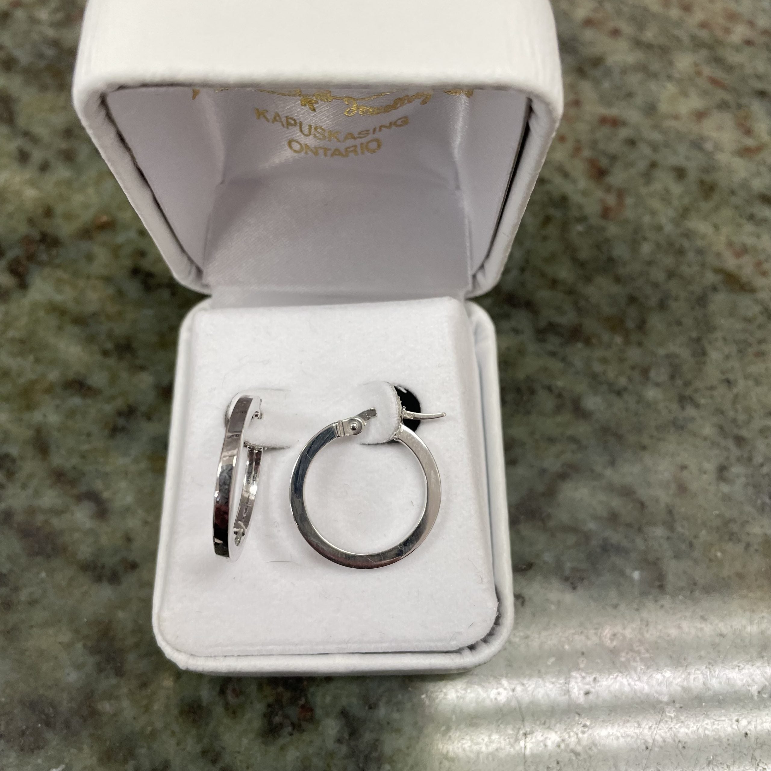 10kt white gold hoop earrings