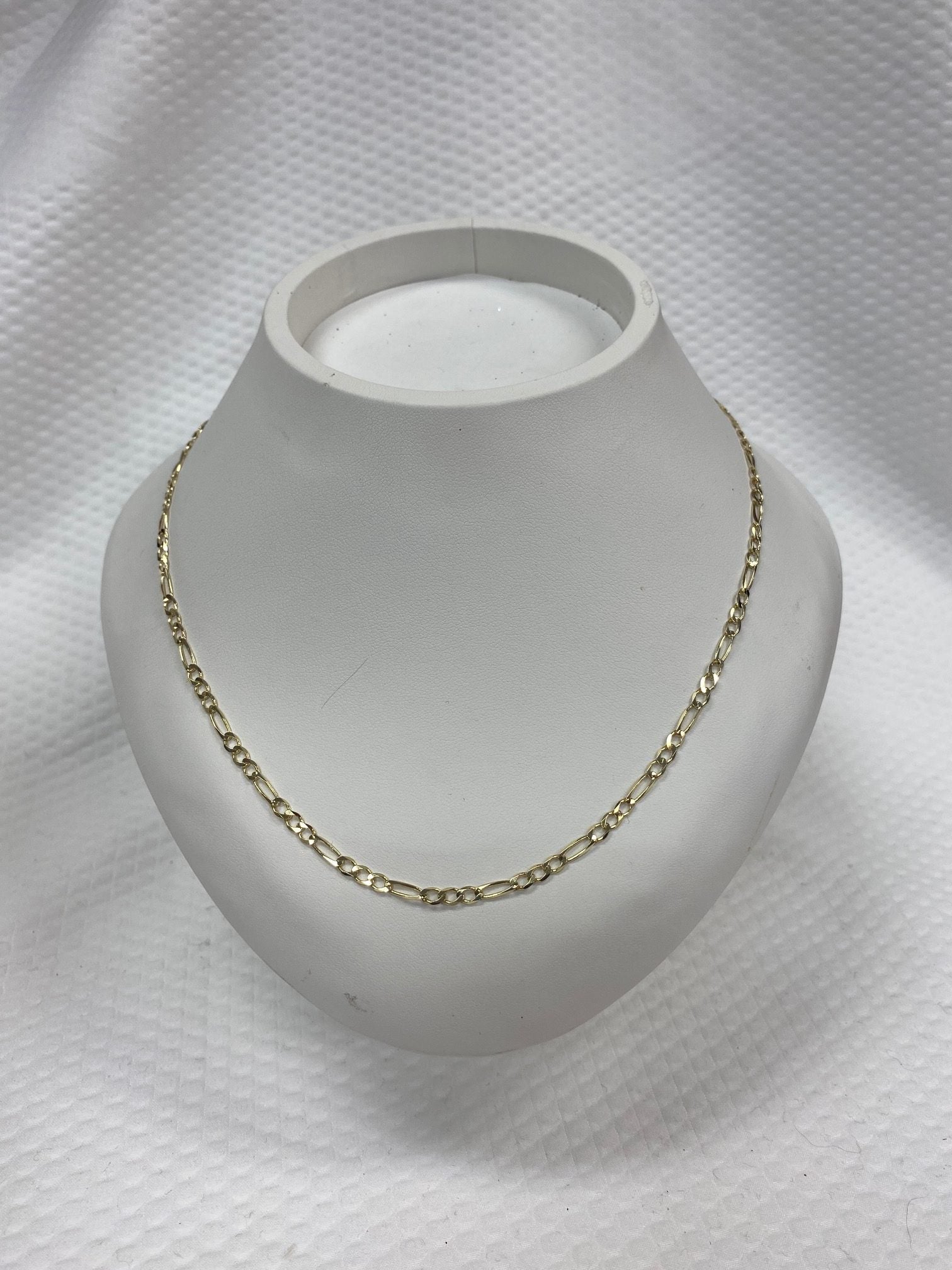 10kt Yellow gold figaro chain 20"