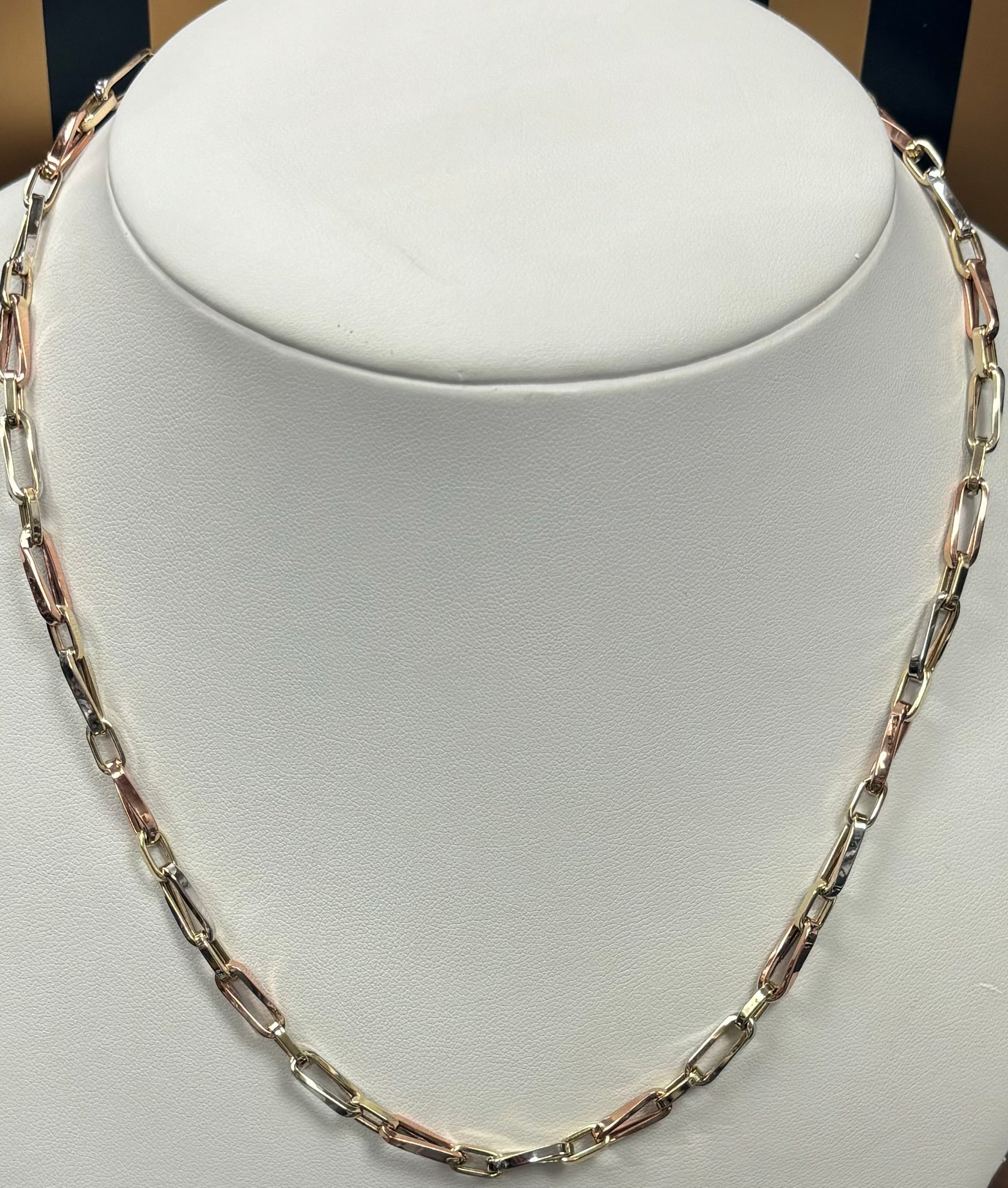 10kt tri-color 18" women's chain (Matching bracelet available)