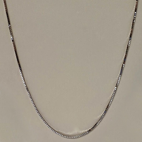 White Gold 10kt. Medium Box 18"