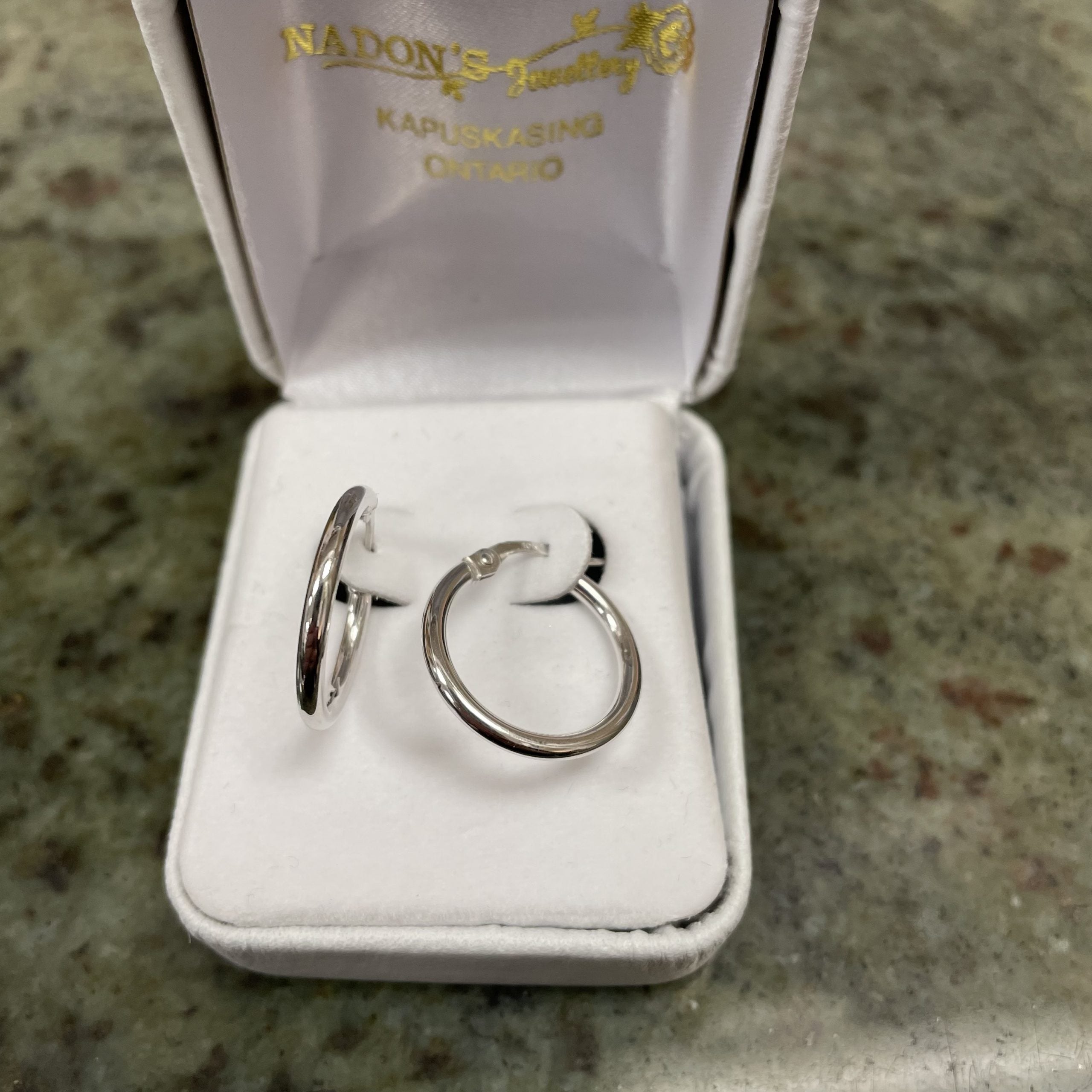 10kt white gold plain hoop earrings