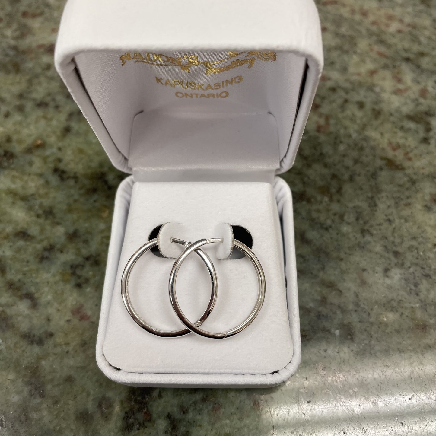 10kt white gold plain  huggies