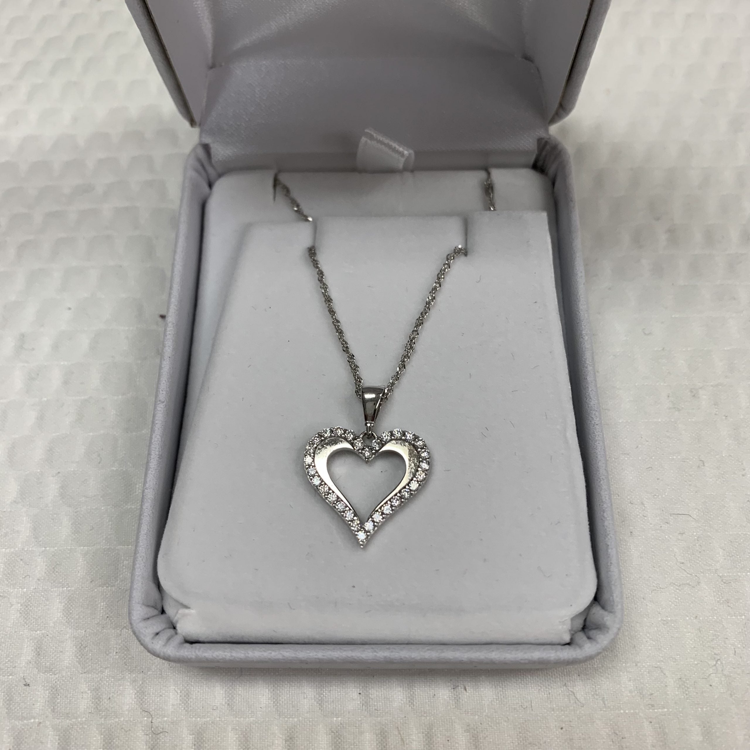 10kt White Gold Cubic Heart Pendant