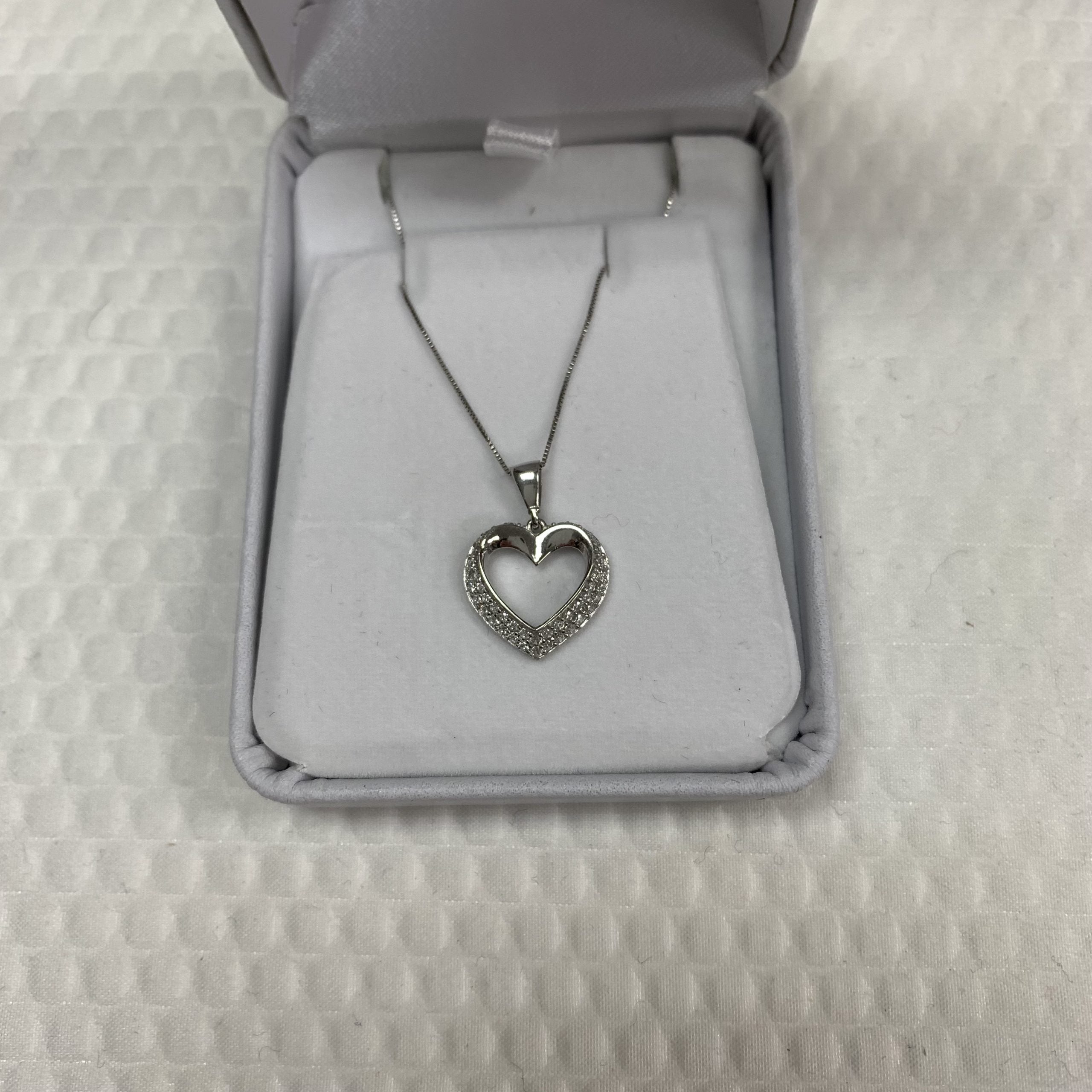 10kt White Gold Cubic Heart Pendant