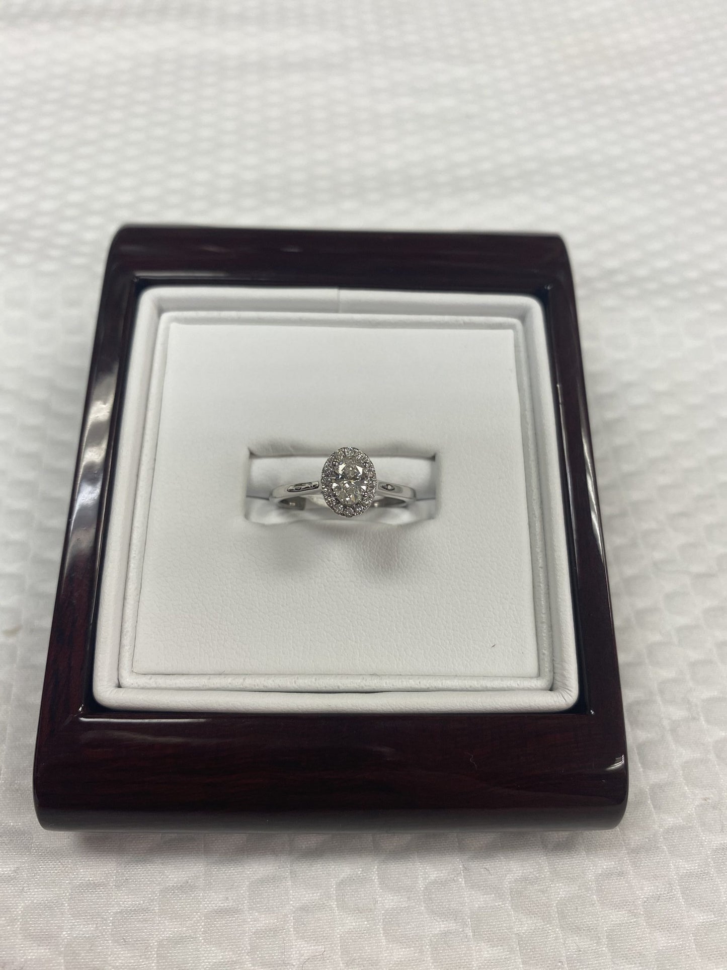 14kt White gold Diamond oval halo ring