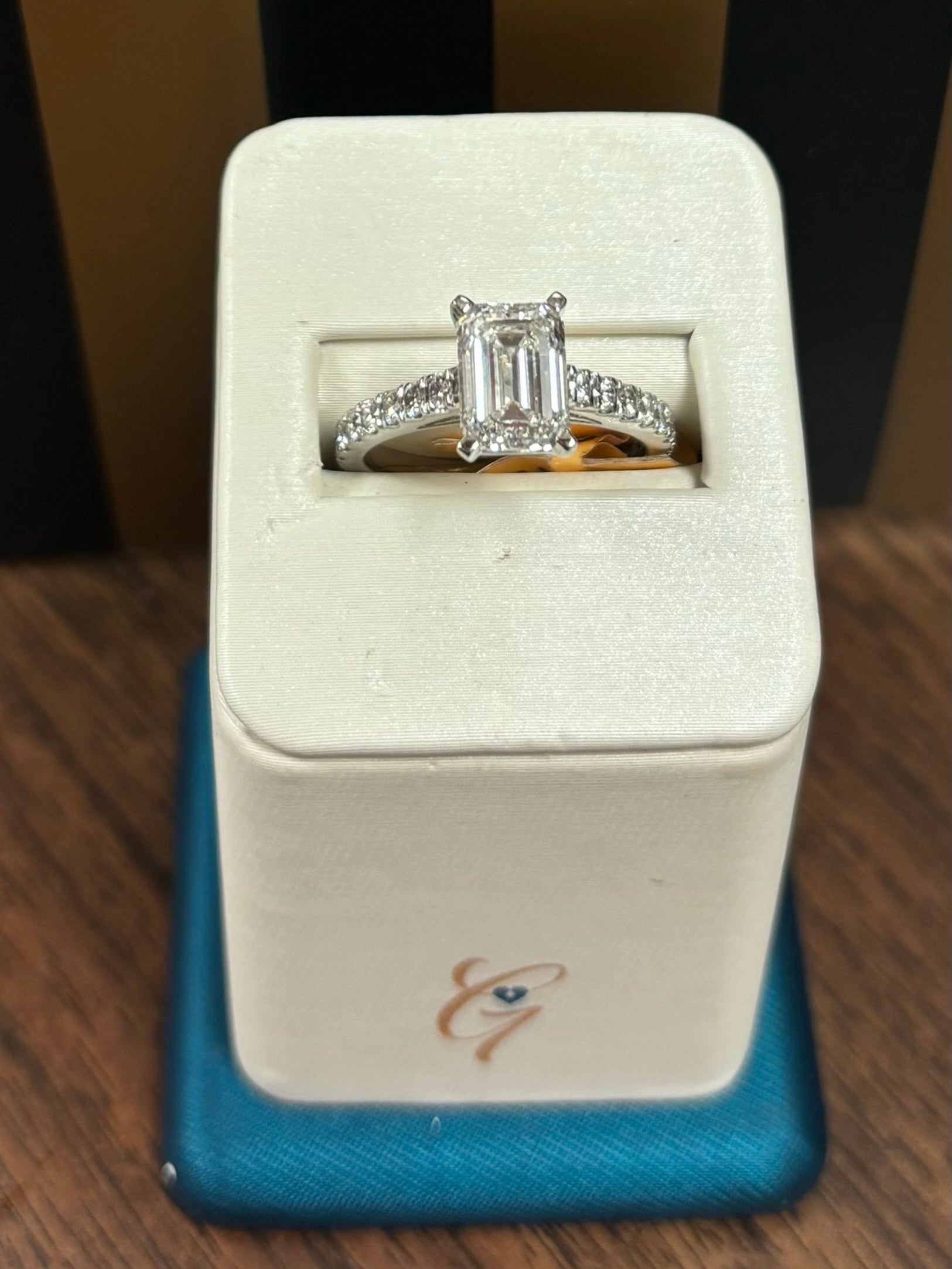 14kt white gold 2.40ct/tw emerald cut lab grown ring