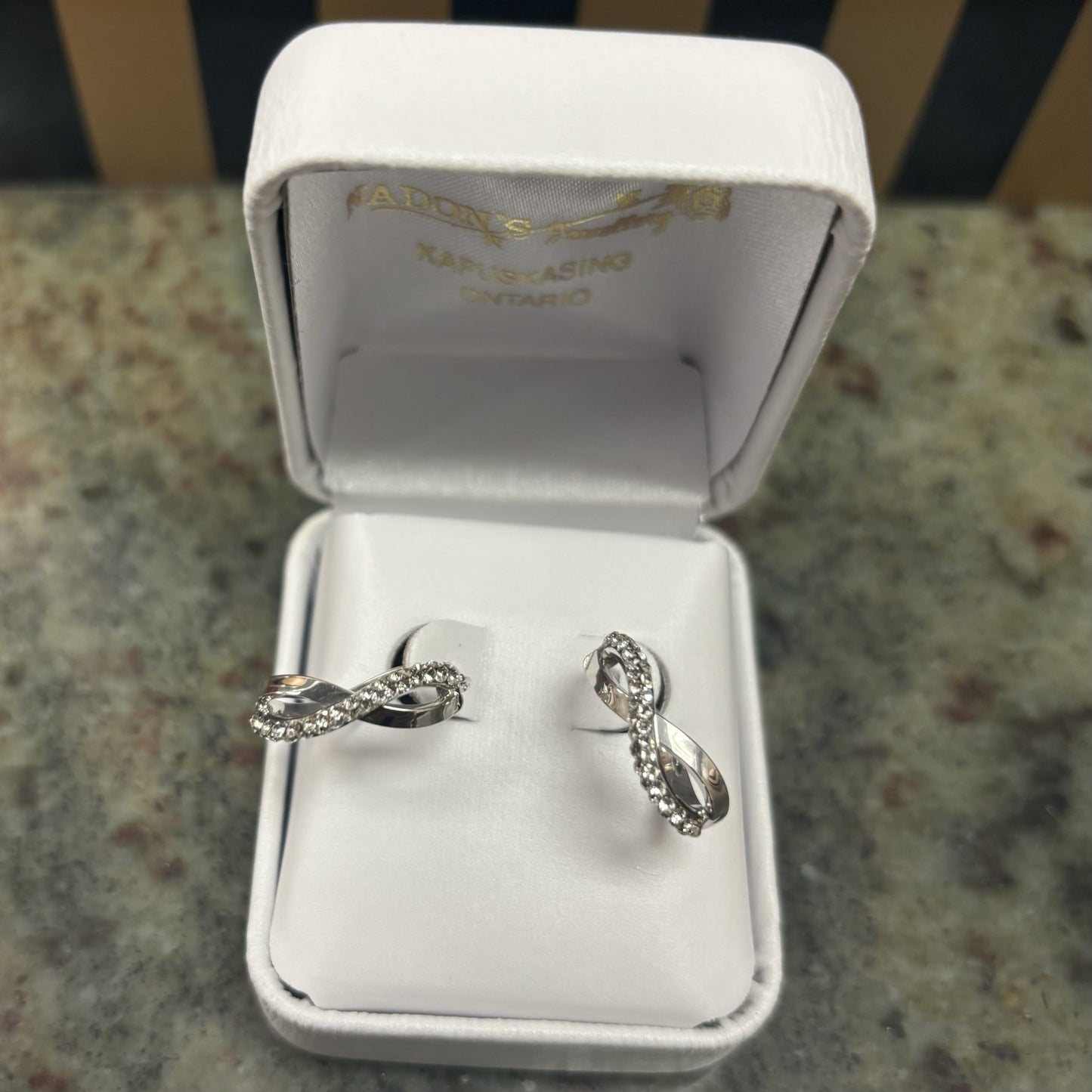 10kt white gold cubic earrings