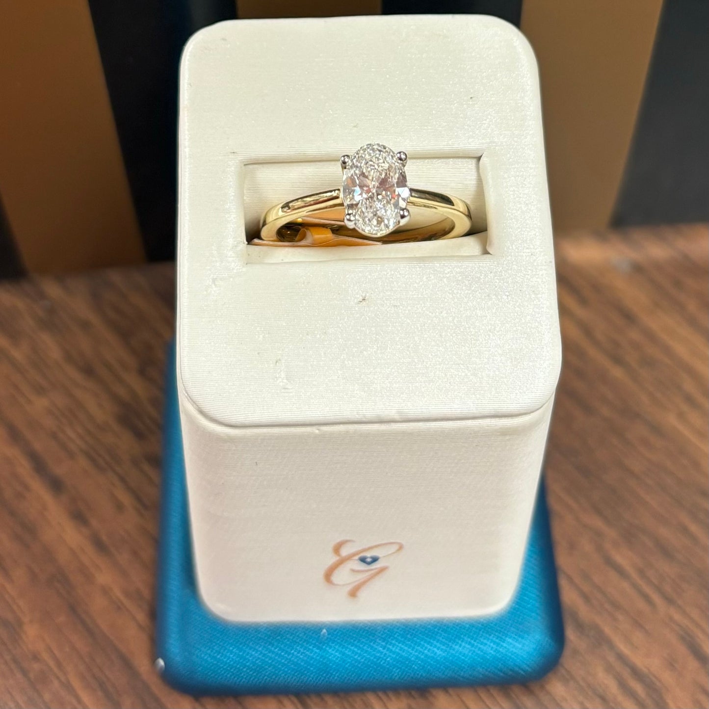 14kt yellow gold 1.00ct/tw oval lab grown diamond ring