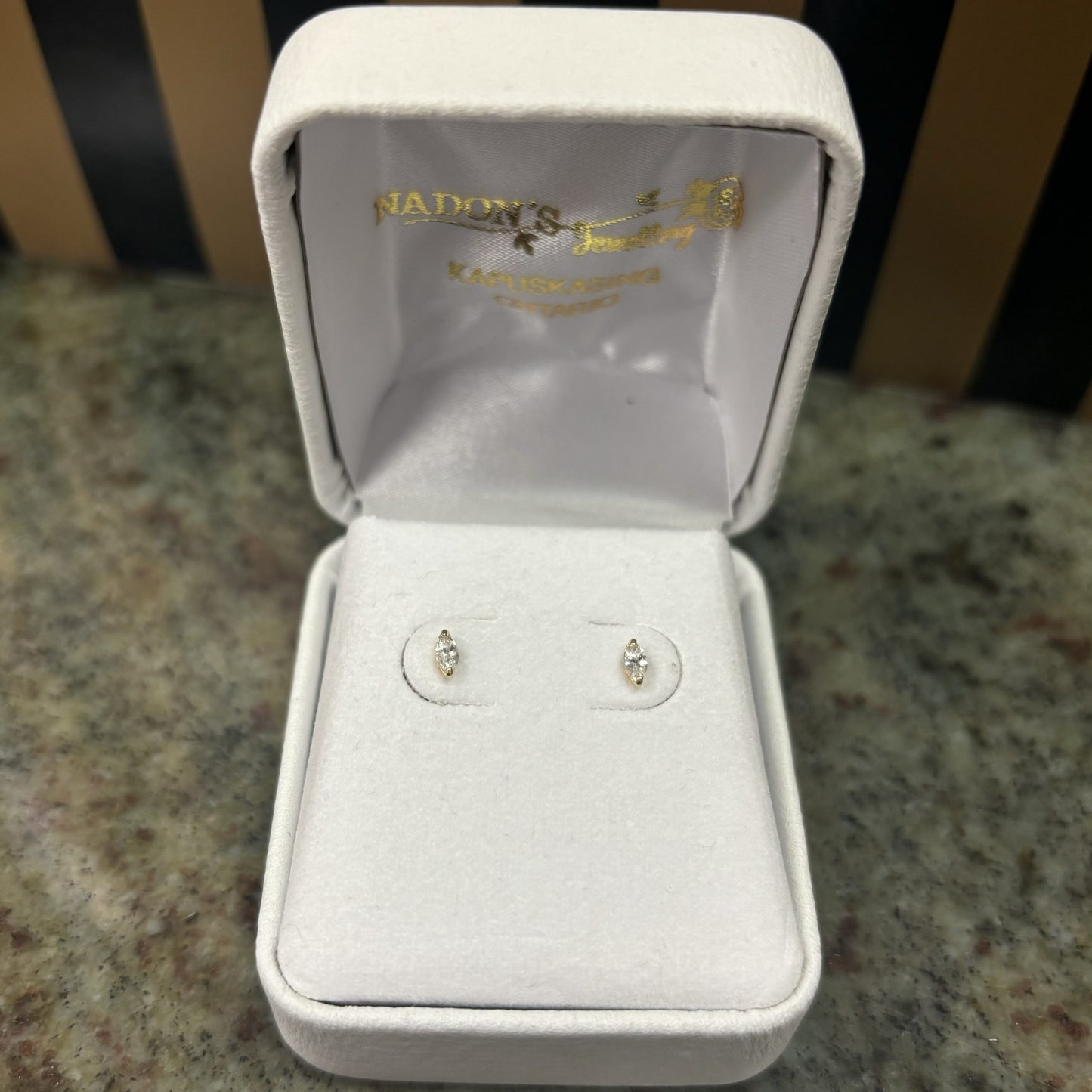 10kt yellow gold marquis cubic stud