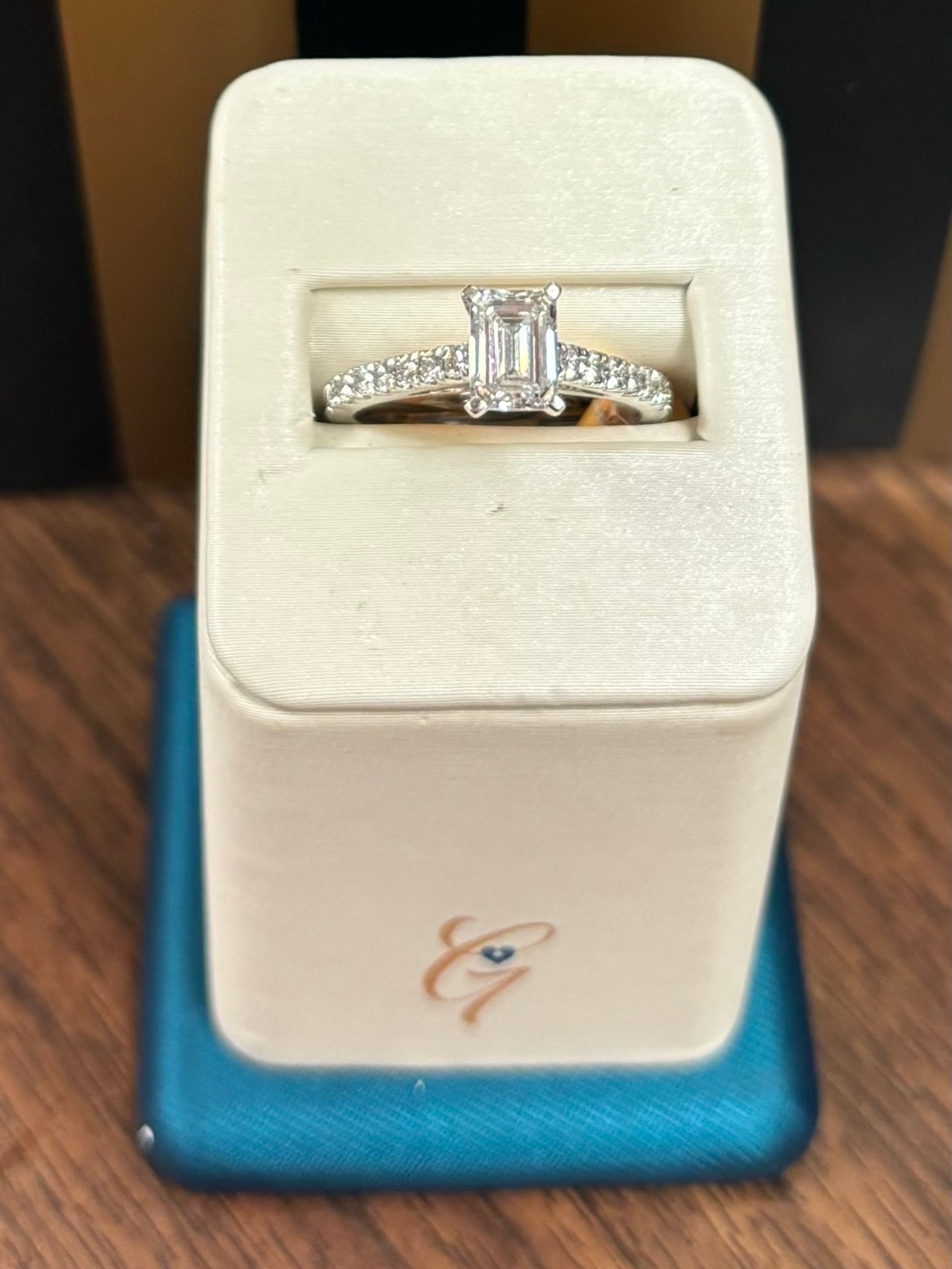 14kt white gold 1.30ct/tw emerald cut lab grown diamond ring