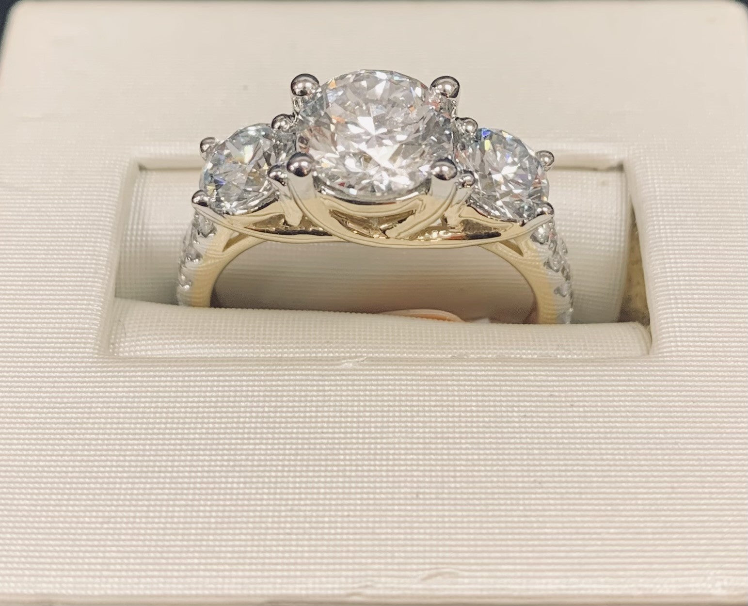 14kt yellow gold 3 stone lab grown diamond ring 3.00cttw