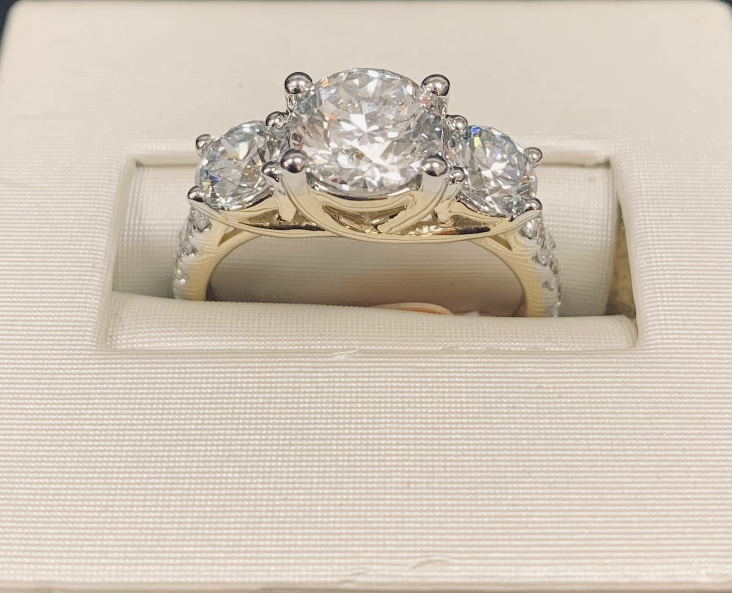 14kt yellow gold 3 stone lab grown diamond ring 3.00cttw